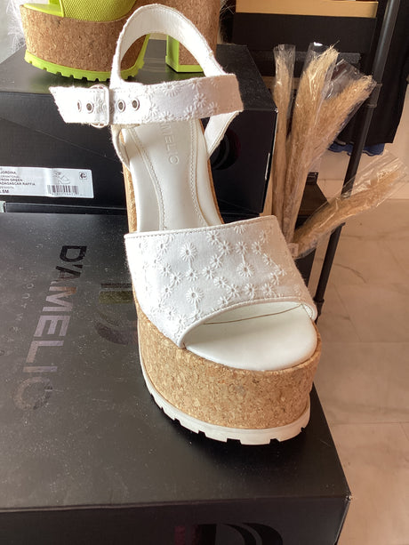 2273016WHT Sandals with White Eyelets