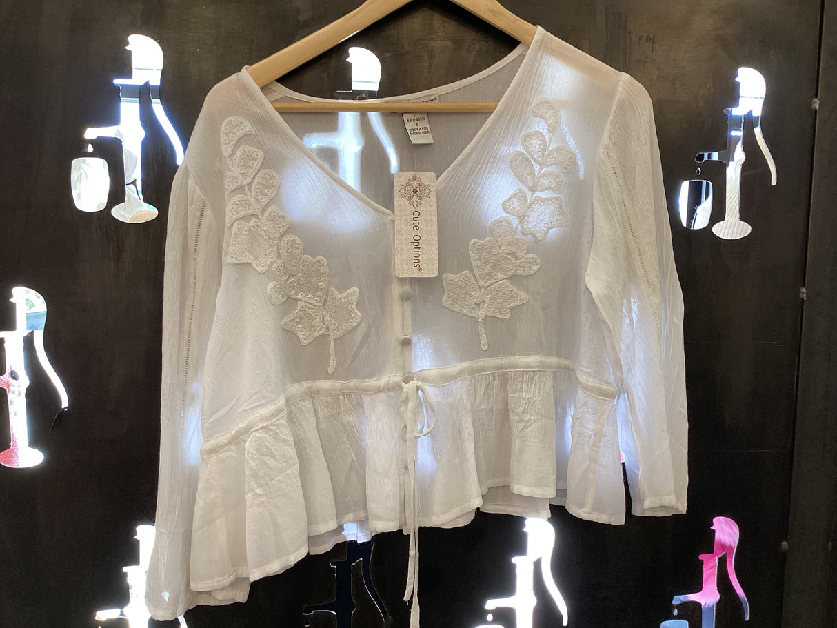 3902 White Embroidery Top