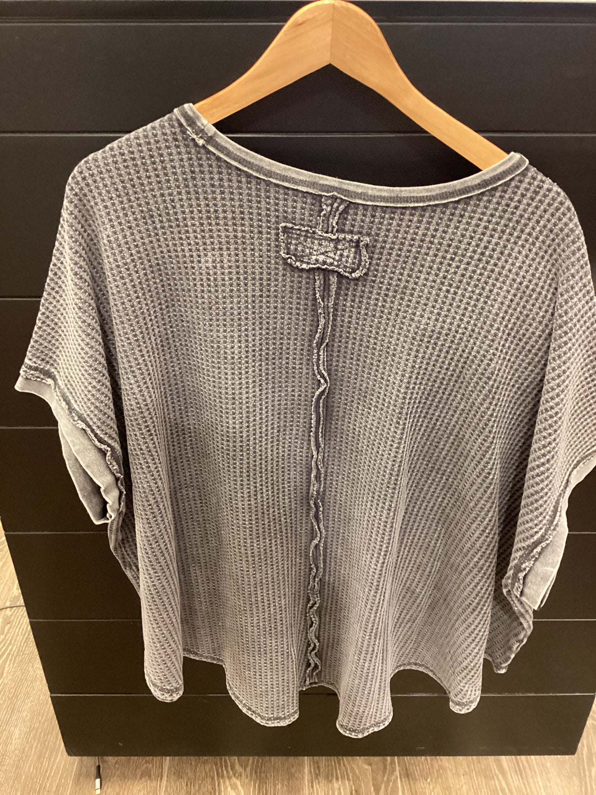 ET71499 SHORT SLV MINERAL WASHED