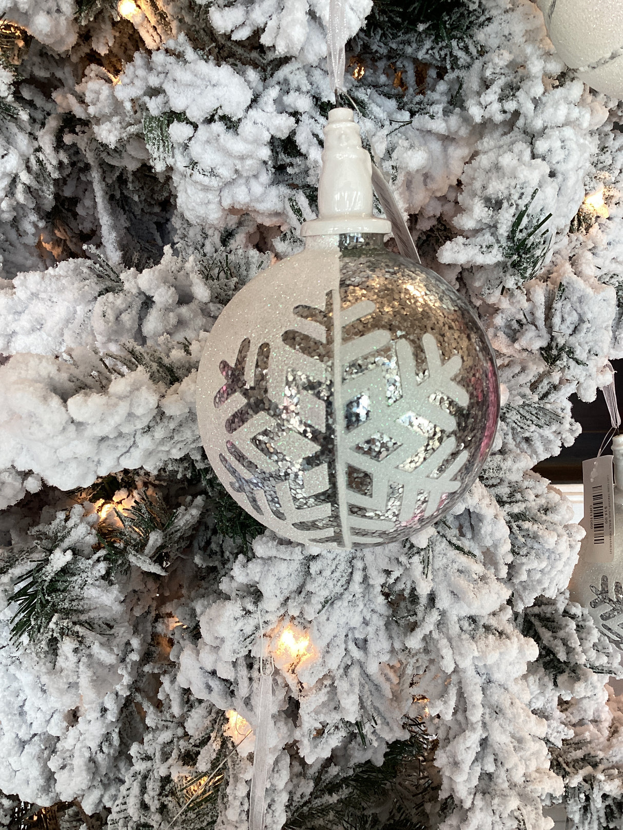 OR11060 SNOWFLAKE BALL ORNAMENT