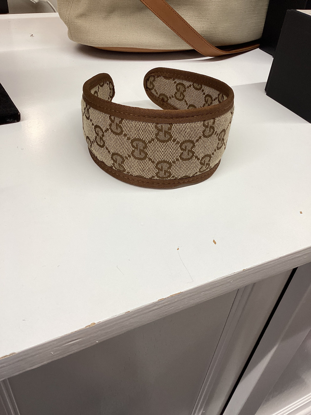10C   Wide Tan Leather Trim