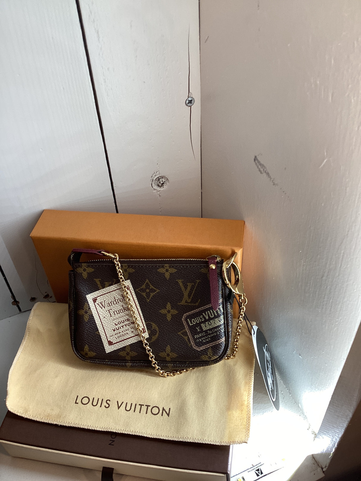 Louis Vuitton Pochette Access-947006