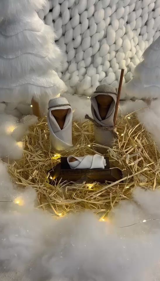 Savior Manger Scene!  This nativity scene is Handmade in the USA!